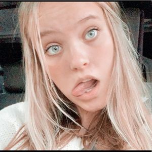 Meet your Posher, Nora